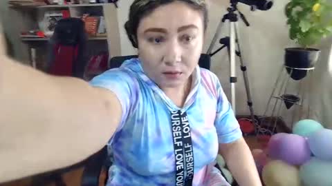 Snapshot of vellarossa chatting on 11.13.25 Im VelaI will be Christmas and New Year with my family December 22 to January 13 I will miss you guys. online show from 11.13.25