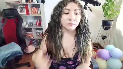 Snapshot of vellarossa chatting on 11.15.25 Im VelaI will be Christmas and New Year with my family December 22 to January 13 I will miss you guys. online show from 11.15.25