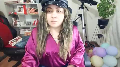 Snapshot of vellarossa chatting on 11.18.25 Im VelaI will be Christmas and New Year with my family December 22 to January 13 I will miss you guys. online show from 11.18.25