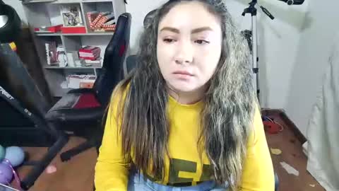 Snapshot of vellarossa chatting on 11.23.25 Im VelaI will be Christmas and New Year with my family December 22 to January 13 I will miss you guys. online show from 11.23.25