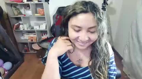 Snapshot of vellarossa chatting on 12.01.25 Im VelaI will be Christmas and New Year with my family December 22 to January 13 I will miss you guys. online show from 12.01.25