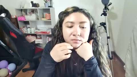 Snapshot of vellarossa chatting on 12.03.25 Im VelaI will be Christmas and New Year with my family December 22 to January 13 I will miss you guys. online show from 12.03.25