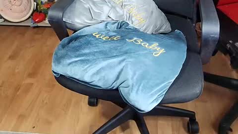 Im VelaI will be Christmas and New Year with my family December 22 to January 13 I will miss you guys. online show from 12.21.25