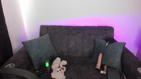 velmoon online show from 12.19.25