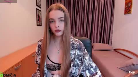 velora_vyxen online show from 10.15.25