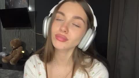 Nia online show from 04.06.26