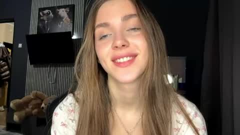 Nia online show from 04.17.26