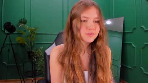 Snapshot of velvet_cherry chatting on 02.21.25 velvet_cherry online show from 02.21.25