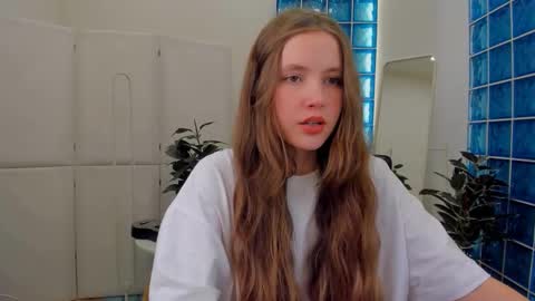 Snapshot of velvet_cherry chatting on 03.11.25 velvet_cherry online show from 03.11.25