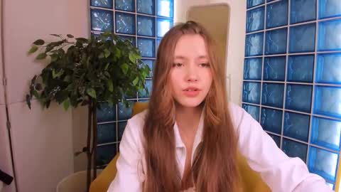 Snapshot of velvet_cherry chatting on 10.12.25 velvet_cherry online show from 10.12.25