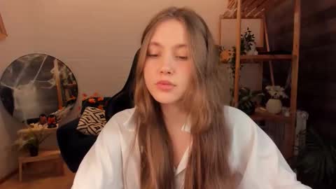 Snapshot of velvet_cherry chatting on 10.26.25 velvet_cherry online show from 10.26.25