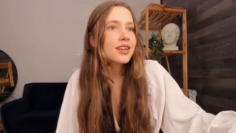 Snapshot of velvet_cherry chatting on 11.25.25 velvet_cherry online show from 11.25.25