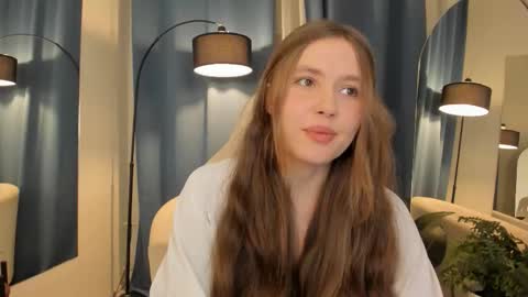 Snapshot of velvet_cherry chatting on 12.04.25 velvet_cherry online show from 12.04.25