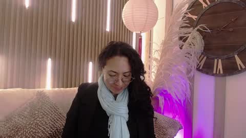 Snapshot of velvet_curly chatting on 05.12.26 Emma Curly online show from 05.12.26