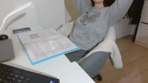 Snapshot of velvet_desiree chatting on 02.08.26 Velvet Desiree online show from 02.08.26