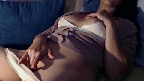 Snapshot of velvet_lips01 chatting on 01.08.25 Andrea online show from 01.08.25