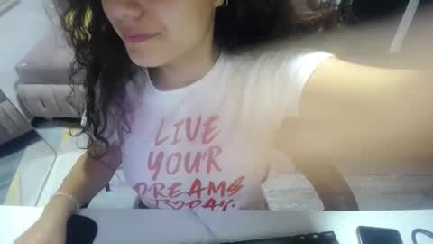 velvet_moon_v online show from 10.18.25