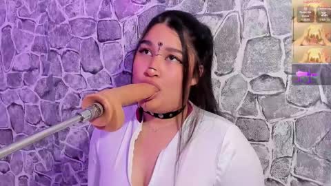 Snapshot of velvet_rosee_ chatting on 09.23.25 velvet_rosee_ online show from 09.23.25