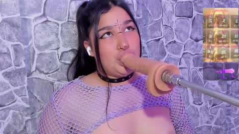 Snapshot of velvet_rosee_ chatting on 10.04.25 velvet_rosee_ online show from 10.04.25