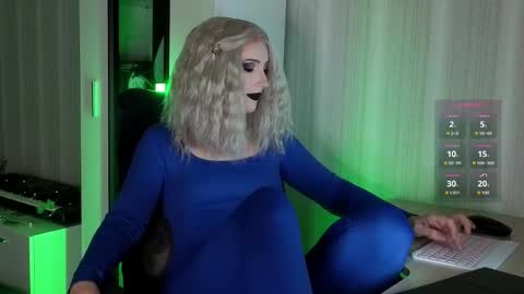 Violet online show from 11.11.25