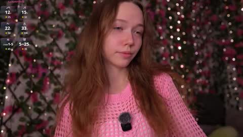 Snapshot of velvet_vice chatting on 12.21.25 Polly online show from 12.21.25