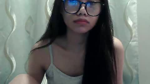 Cassy Pinay online show from 11.17.25