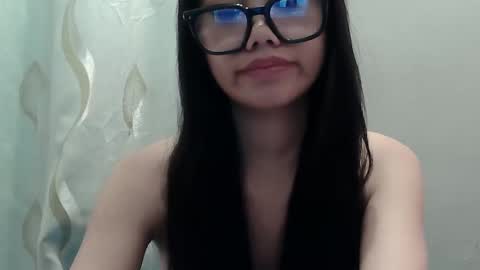 Cassy Pinay online show from 11.20.25