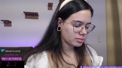 Snapshot of velvetcrystal chatting on 11.27.25 Crystal PVT OPEN online show from 11.27.25