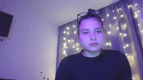 velveted_ivy online show from 10.29.25