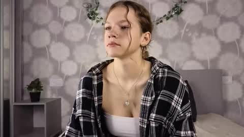 Snapshot of velvetrisque chatting on 10.26.25 Kelly online show from 10.26.25