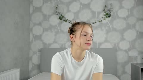 Snapshot of velvetrisque chatting on 11.18.25 Kelly online show from 11.18.25