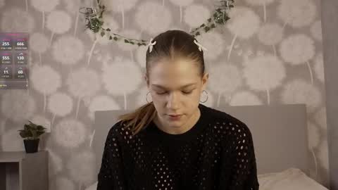 Snapshot of velvetrisque chatting on 11.30.25 Kelly online show from 11.30.25