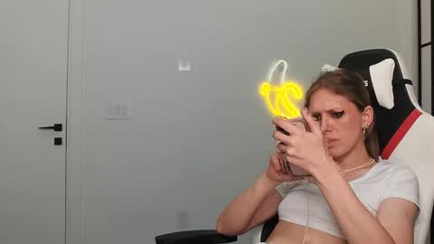 Snapshot of velvettgirl chatting on 02.09.26 VelvetTGirl online show from 02.09.26