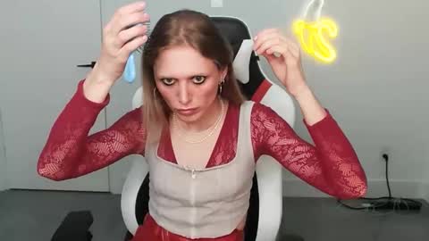 Snapshot of velvettgirl chatting on 02.09.26 VelvetTGirl online show from 02.09.26