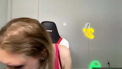 Snapshot of velvettgirl chatting on 02.12.26 VelvetTGirl online show from 02.12.26