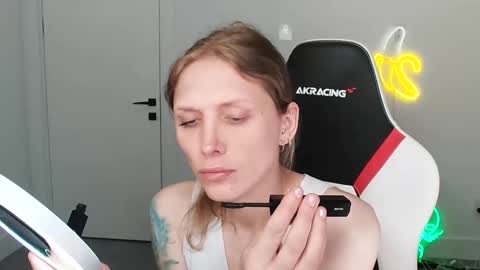 Snapshot of velvettgirl chatting on 02.13.26 VelvetTGirl online show from 02.13.26