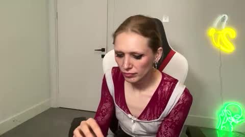 Snapshot of velvettgirl chatting on 02.15.26 VelvetTGirl online show from 02.15.26