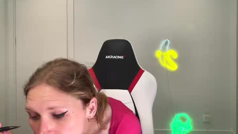 Snapshot of velvettgirl chatting on 02.16.26 VelvetTGirl online show from 02.16.26