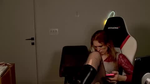 Snapshot of velvettgirl chatting on 03.02.26 VelvetTGirl online show from 03.02.26