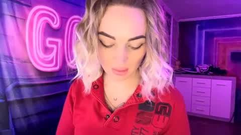 Snapshot of velvettouch4444 chatting on 02.23.26 MERYEM online show from 02.23.26