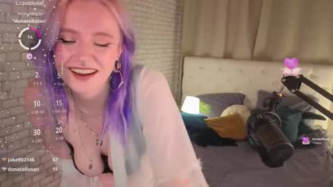 Snapshot of velvetvesper chatting on 11.11.25 velvetvesper online show from 11.11.25