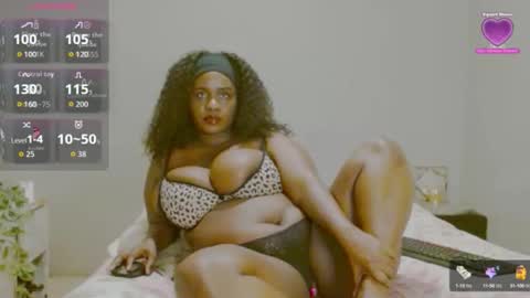 Snapshot of velvetychocolate1 chatting on 10.14.25 velvetychocolate1 online show from 10.14.25