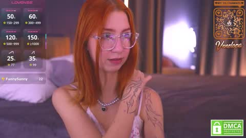 Snapshot of venelopa chatting on 12.15.25 Venelopa online show from 12.15.25