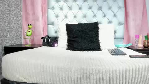 Snapshot of veneno_hot chatting on 12.05.25 veneno hot online show from 12.05.25