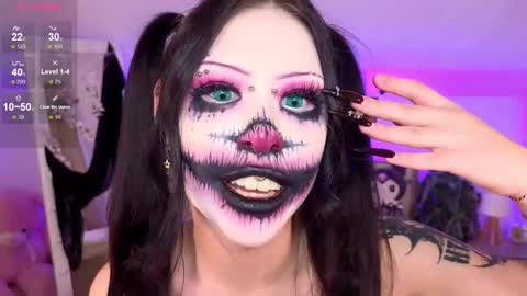 Vivian online show from 10.17.25