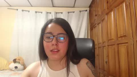 Snapshot of venus_cat_ chatting on 05.17.26 Venus online show from 05.17.26