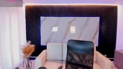 Snapshot of venus_cooperr chatting on 07.17.26 Venus Cooperr online show from 07.17.26