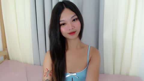 Snapshot of venus_mirage chatting on 04.25.26 venus_mirage online show from 04.25.26