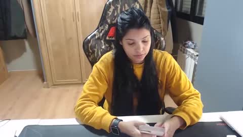 Venus independent model online show from 02.17.25