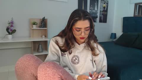 Mia online show from 10.29.25